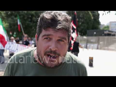 Milano, presidio Forza