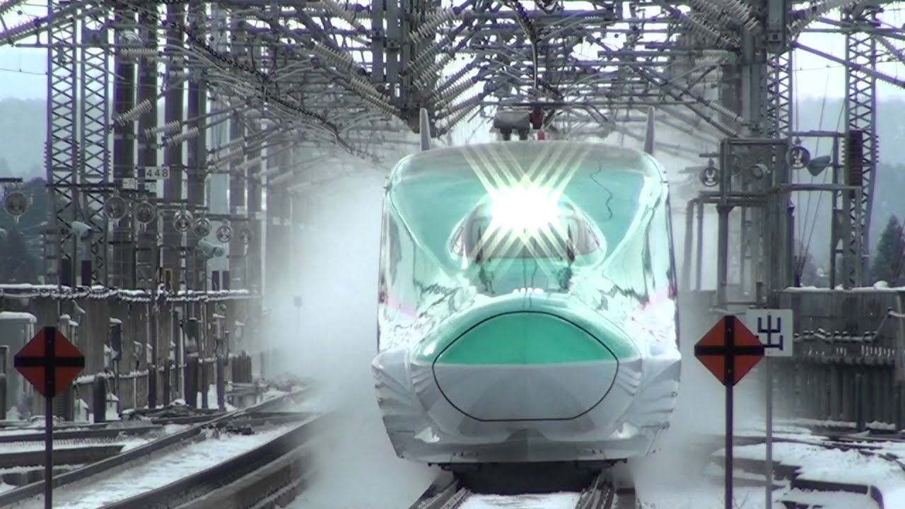 雪を舞い上げる「はやぶさ1号」 - YouTube