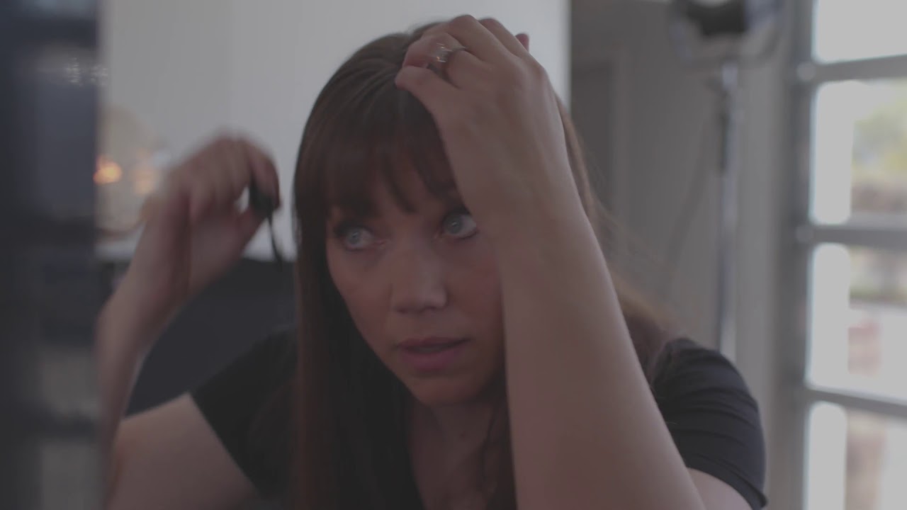 Tutorial on taming flyaways with styling tools