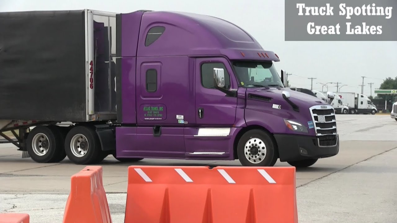 7 Freightliner Trucks At Truck Stop In Toledo YouTube