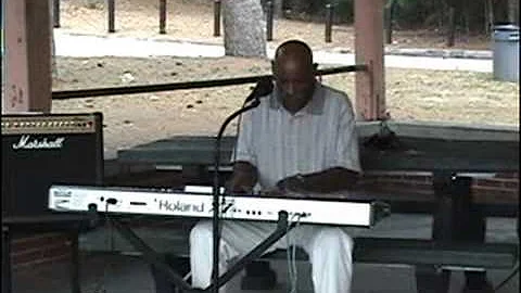 Reginald Lowe Lifts up the Name of Jesus in the Pa...