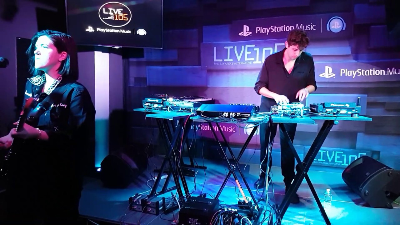 17-04.17 - LIVE105 Live Lounge: the xx - Hold On