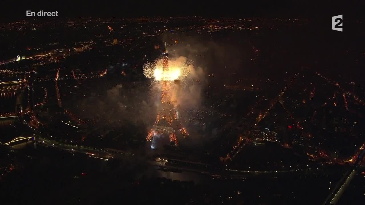 Le bouquet final du feu d'artifice du 14 juillet 2015