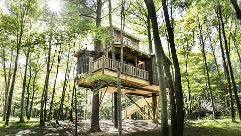 Moonlight Treehouse at the Mohicans Treehouse Resort in Ohio // Romantic and Rustic treehouse rental
