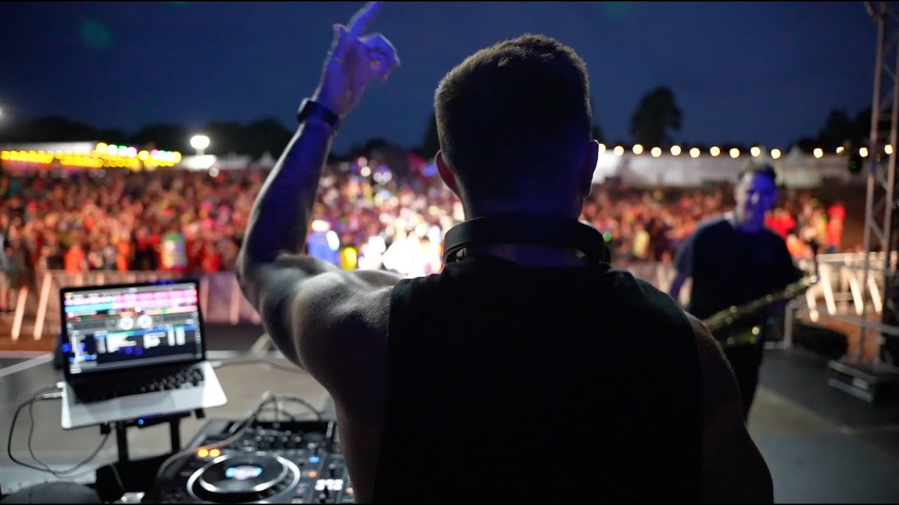 PyroBeats Festival Show | 6000 strong crowd! - YouTube