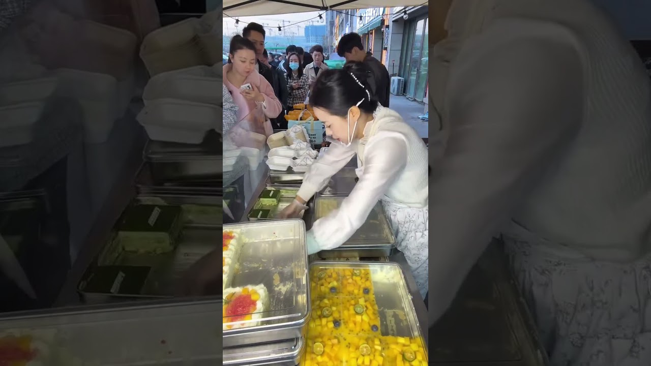 00後小姐姐創業擺攤賣提拉米蘇，每天排隊好多人🍰🤗20251026-3 #dessert #cake #food #fruit #chocolate #cheese #stall