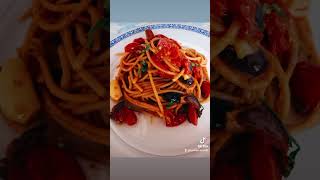 Spaghetti con scaglie di mandorle