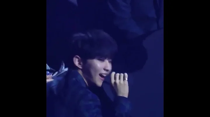Hoshi's reaction when Carats started screaming loudly because he appeared on the big screen😂🤣 cutie😍