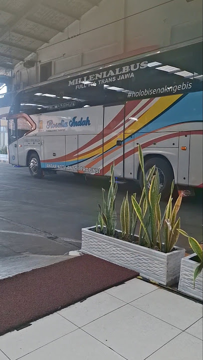 dikantor Bus Rosalia Indah pusat #bus #busmania #rosaliaindah #basuri #shorts