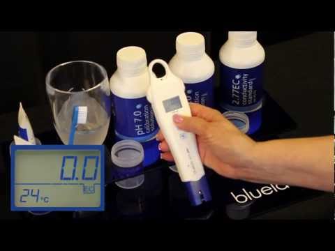 Video: Bagaimana cara membersihkan pH meter bluelab saya?
