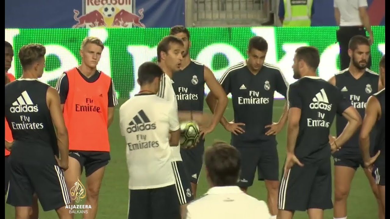 مودريتش وكوفاسيتش عند باب خروج ريال مدريد