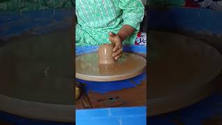 clay pottery 🥴!#Pot trimming#art and craft #clay#shorts#ytshorts#diy#YouTubeshorts#home decor#date