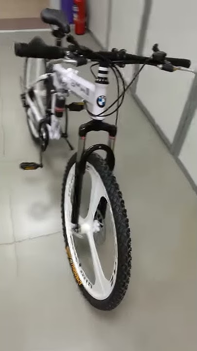 Велосипед на литых дисках BMW - YouTube