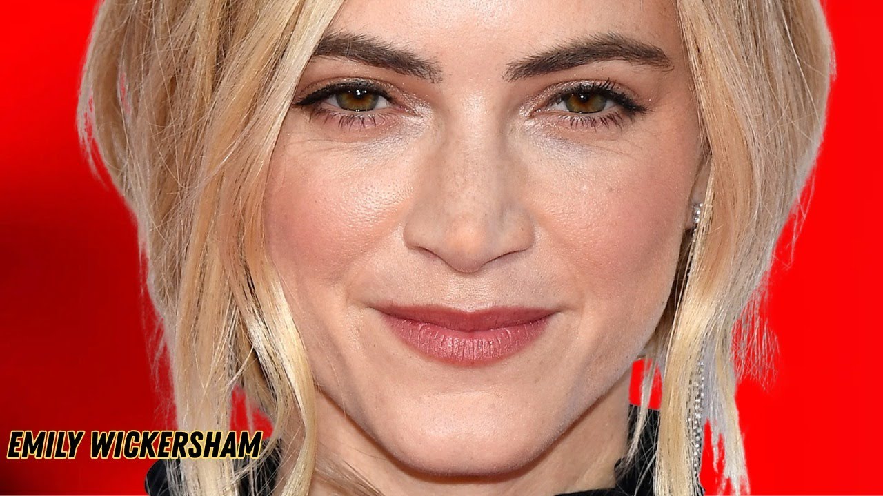 Emily Wickersham Shows Off Her Beautiful Sizzling Body