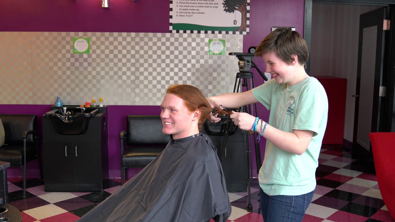 Thad Moffitt Gets A Haircut For Good Cause