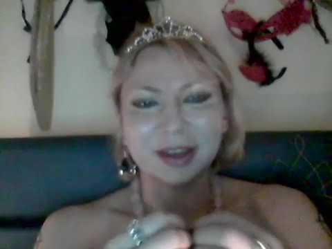 დილით ტაძარში, ღამით მოლასთან?