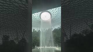 #singapur #singapuraviral #gezmek #metindurmuş #duvarınrengi #duvardakisanat #gezi #geziyorum #love