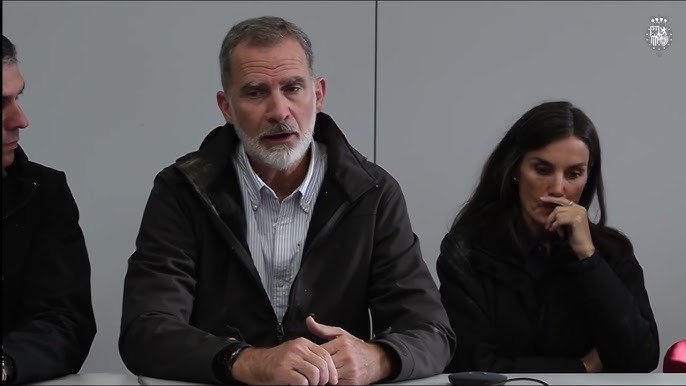 ❤️LA REINA LETIZIA ROMPE A LLORAR TRAS EL BRUTAL RECIBIR DE VALENCIA - YouTube