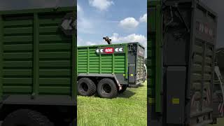 Fendt 718 mit Hawe Häckselwagen in der Grasernte #farming #fendt #agriculture #agri #agrartechnik
