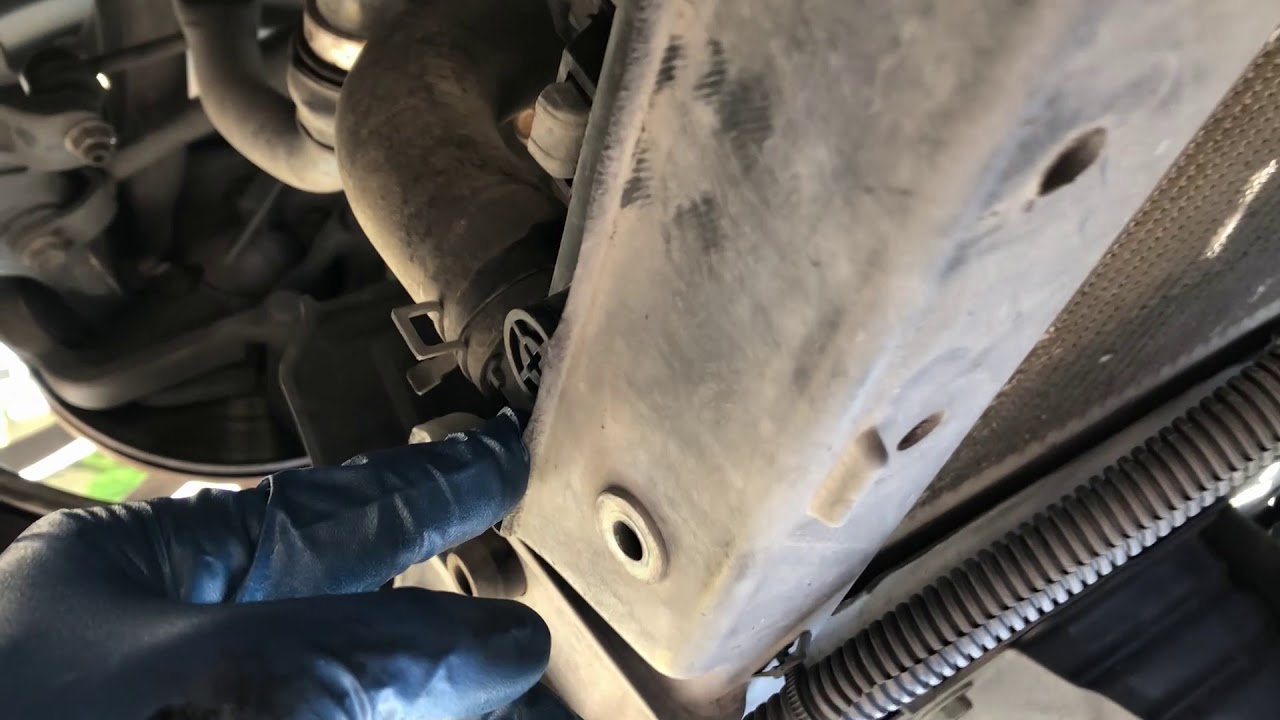 How To Do An Oil And Coolant Change | Infiniti G35 Gets Maintenance