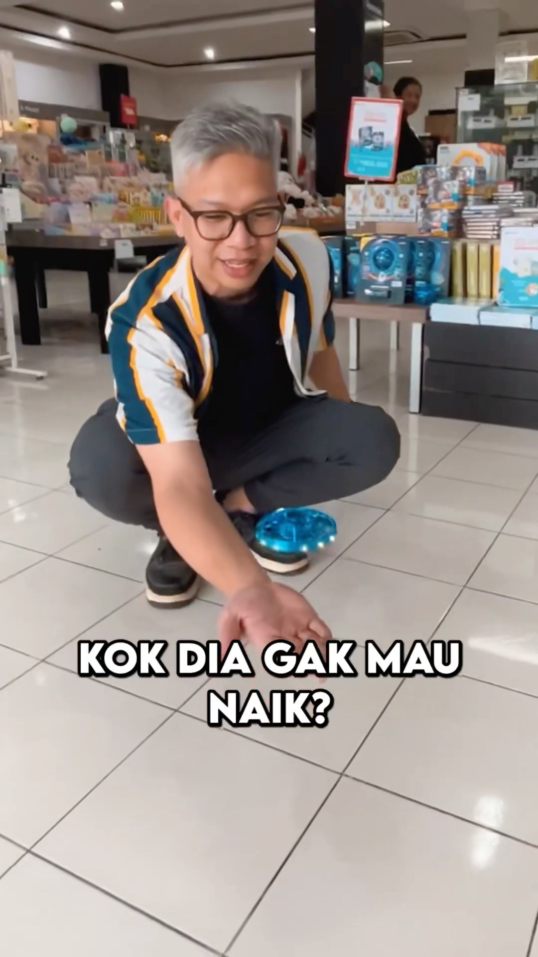 UFO TERBANG VIRAL!!