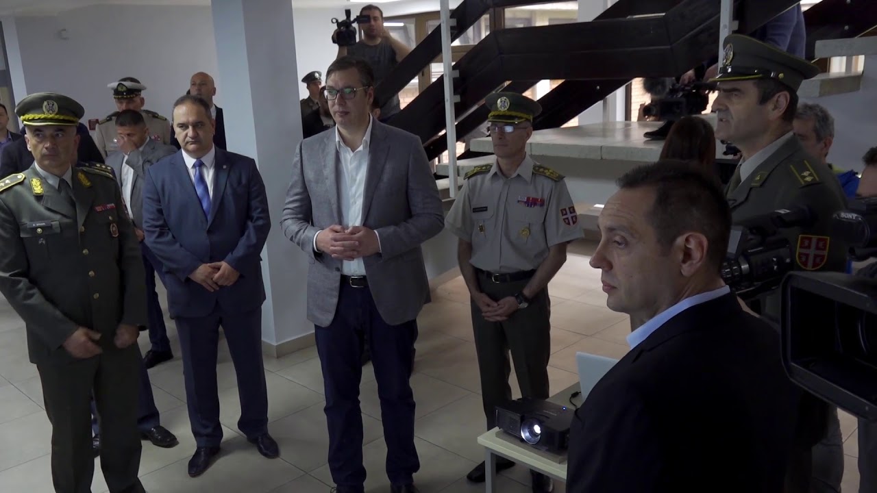 Predsednik Vučić obišao rekonstruisani internat Vojne gimnazije