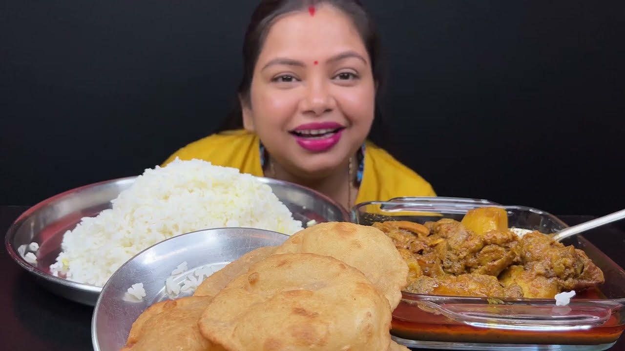 Bigbites, Eating Rice With Spicy 🔥🔥 Chicken Kosha, Aatar Luchi।।