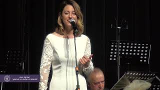 Oturmuş testi elinde çeşme taşına - Dilek Türkan