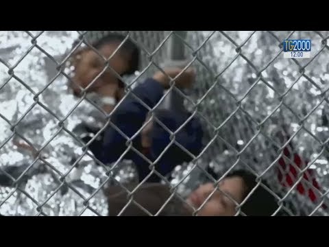 Migranti. Al confine Usa, in Texas, bambini separati dai genitori e reclusi in gabbie