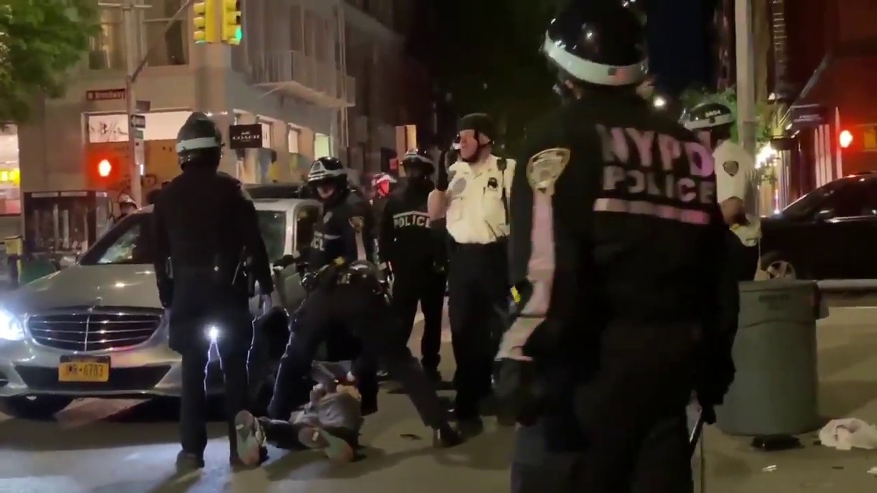 🚨🚨MUST SEE !! SoHo NYC looting (Gucci, Moncler, Rolex, BAPE, Luis Vuitton, Dolce&Gabana..)