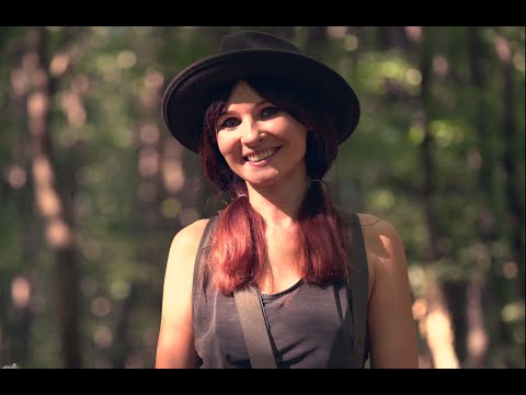 Jeny Smith - On a Mystery Forrest Walk - Fan Cut