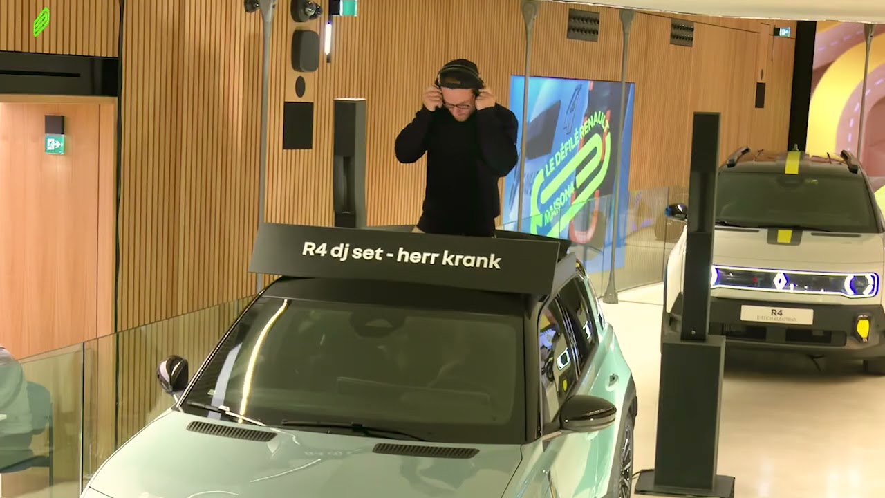 R4 DJ SET @HERR KRANK AU DEFILE RENAULT