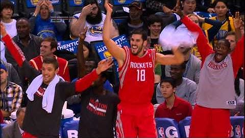 Dwight Howard Hits a Three-Pointer!