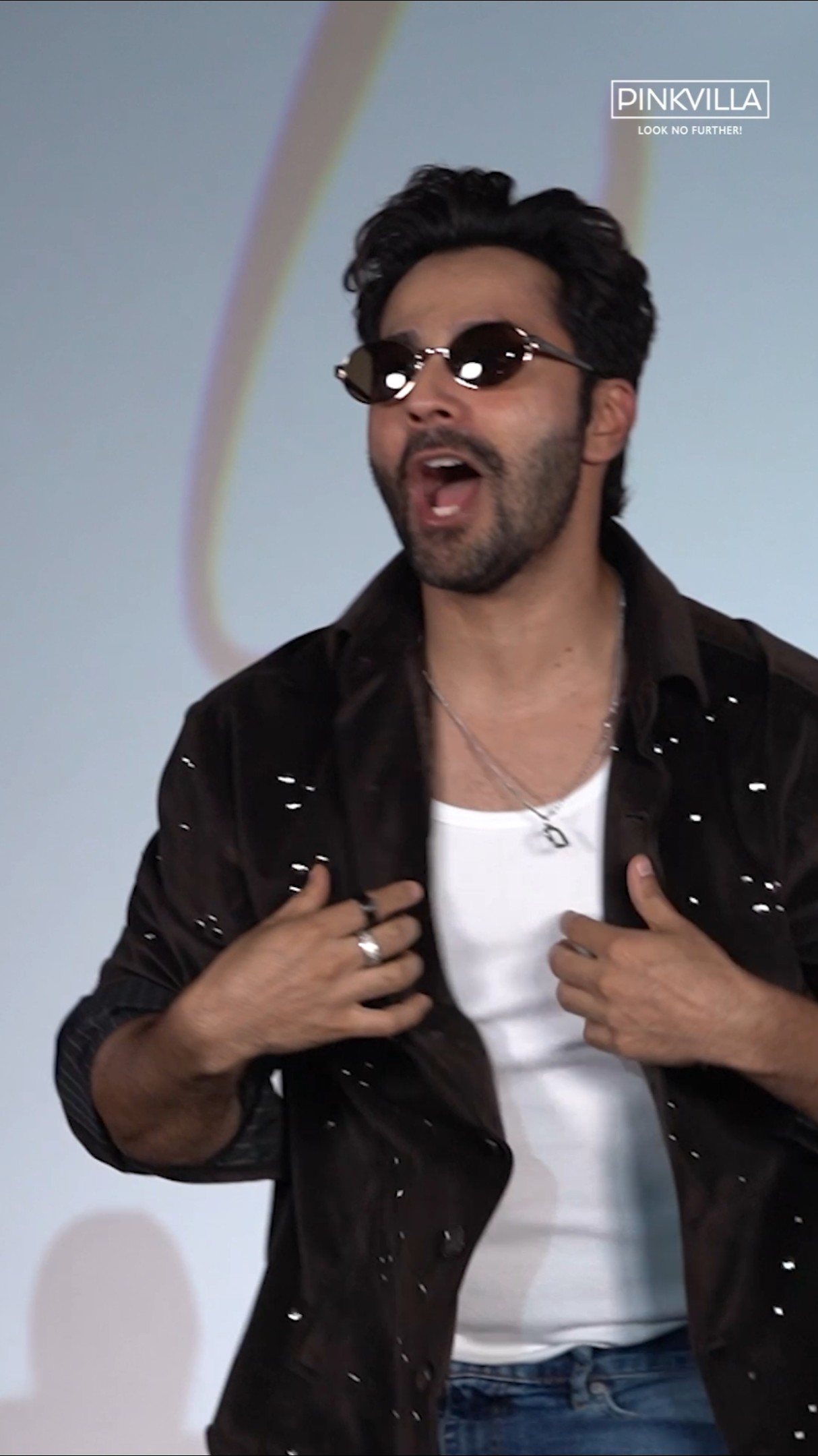 Varun Dhawan DANCES With His Little Fans During Pinkvilla Masterclass ? | #shorts #bollywood #dance