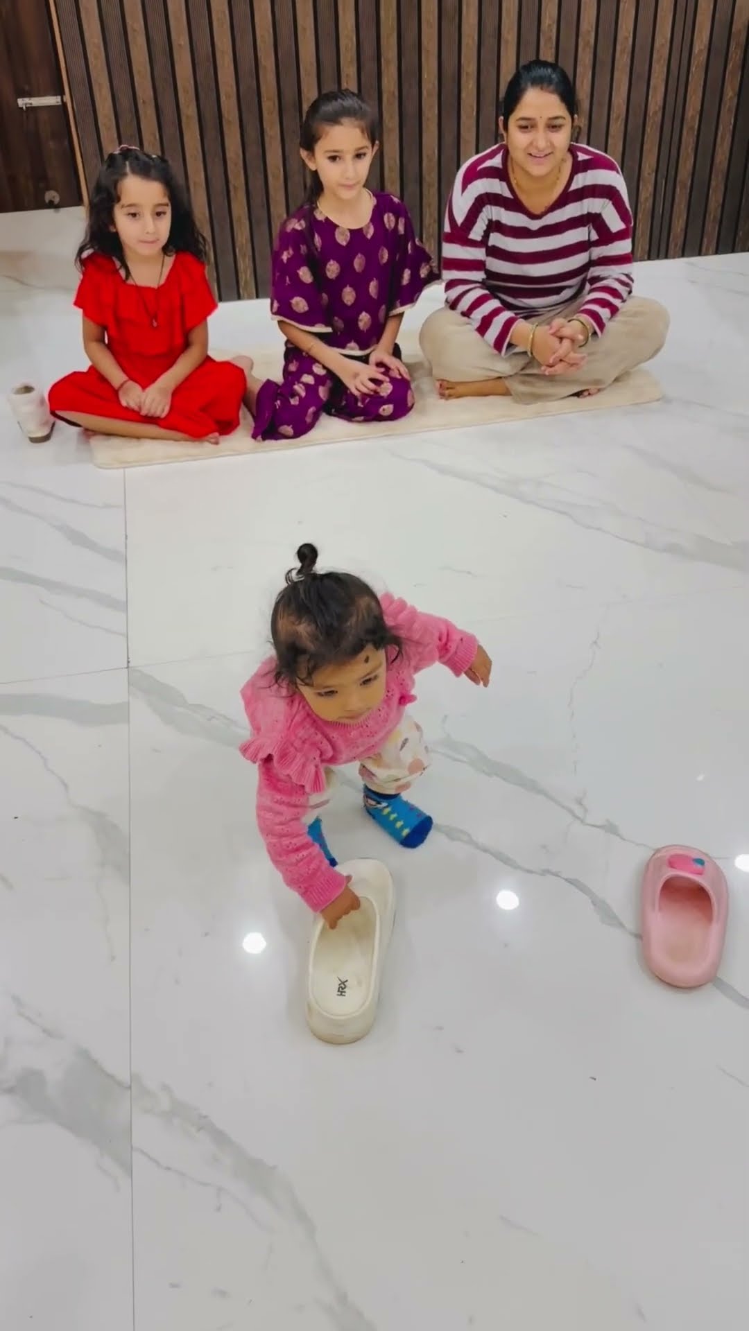 Cute baby ko sab pata hai