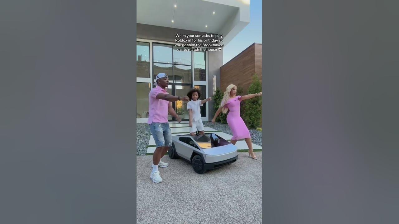When your son wanna play Roblox Brookhaven. #shorts #roblox #brookhaven #mom #cybertruck #tesla