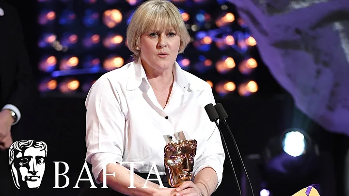 Sarah Lancashire wins Leading Actress for Happy Va...