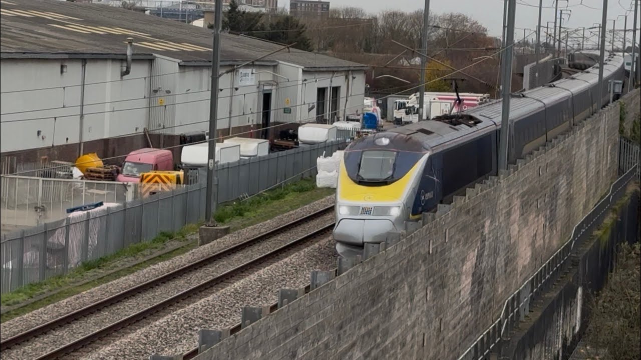 *Christmas Countdown Special Day 16* - Trains at Rainham (London) , LTSML & HS1, 08/12/25