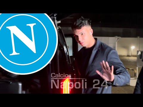 Video GIOVANE è arrivato nel ritiro del NAPOLI di CONTE: guardate laccoglienza dei tifosi a Torino!