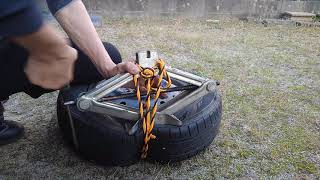 Anyone can easily remove tyre beads with a minimum of tools!  タイヤのビード落としです。