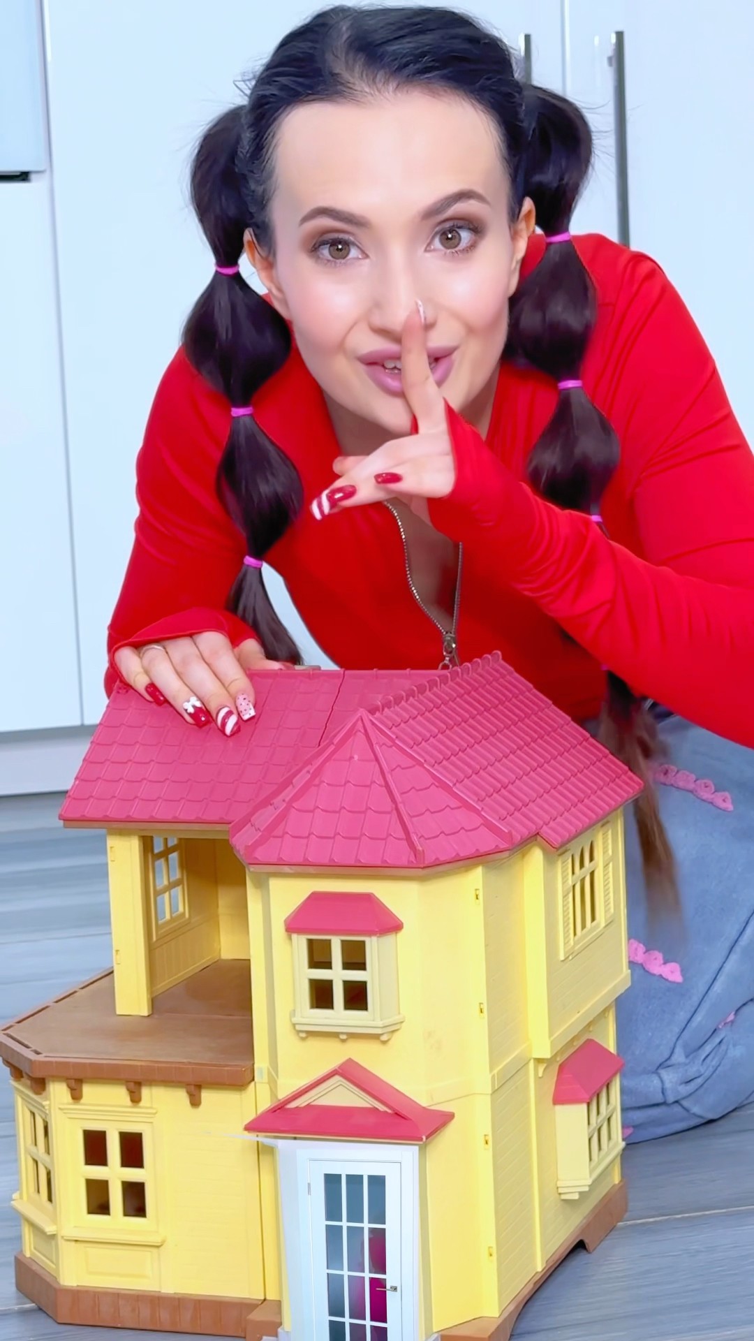 A Little Squish Girl In A Small House #katebrush #shorts #viral