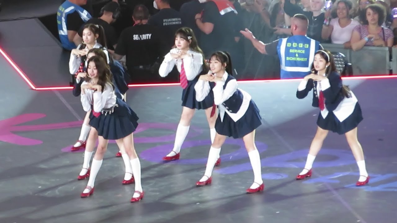 220514 IVE - LOVE DIVE (Kpop Flex 2022 Day 1, Frankfurt) - YouTube
