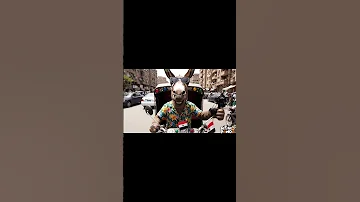 انا راكب توكتوك مش طياره 