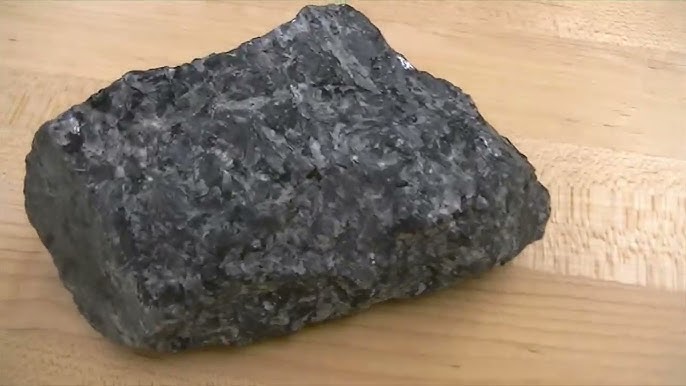 Rock Identification with Willsey: Intro to Igneous Rocks! 