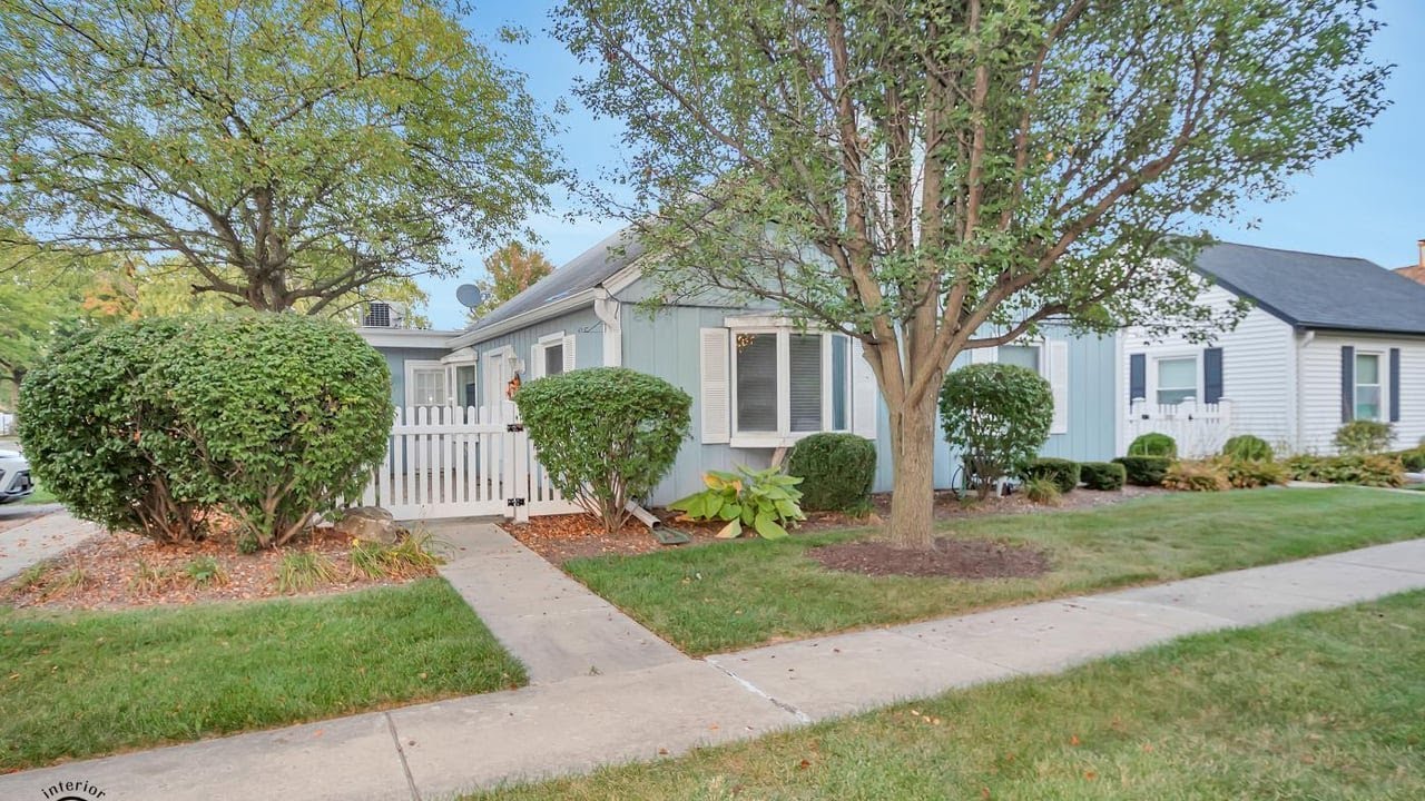 119 Garden Dr, Montgomery, IL