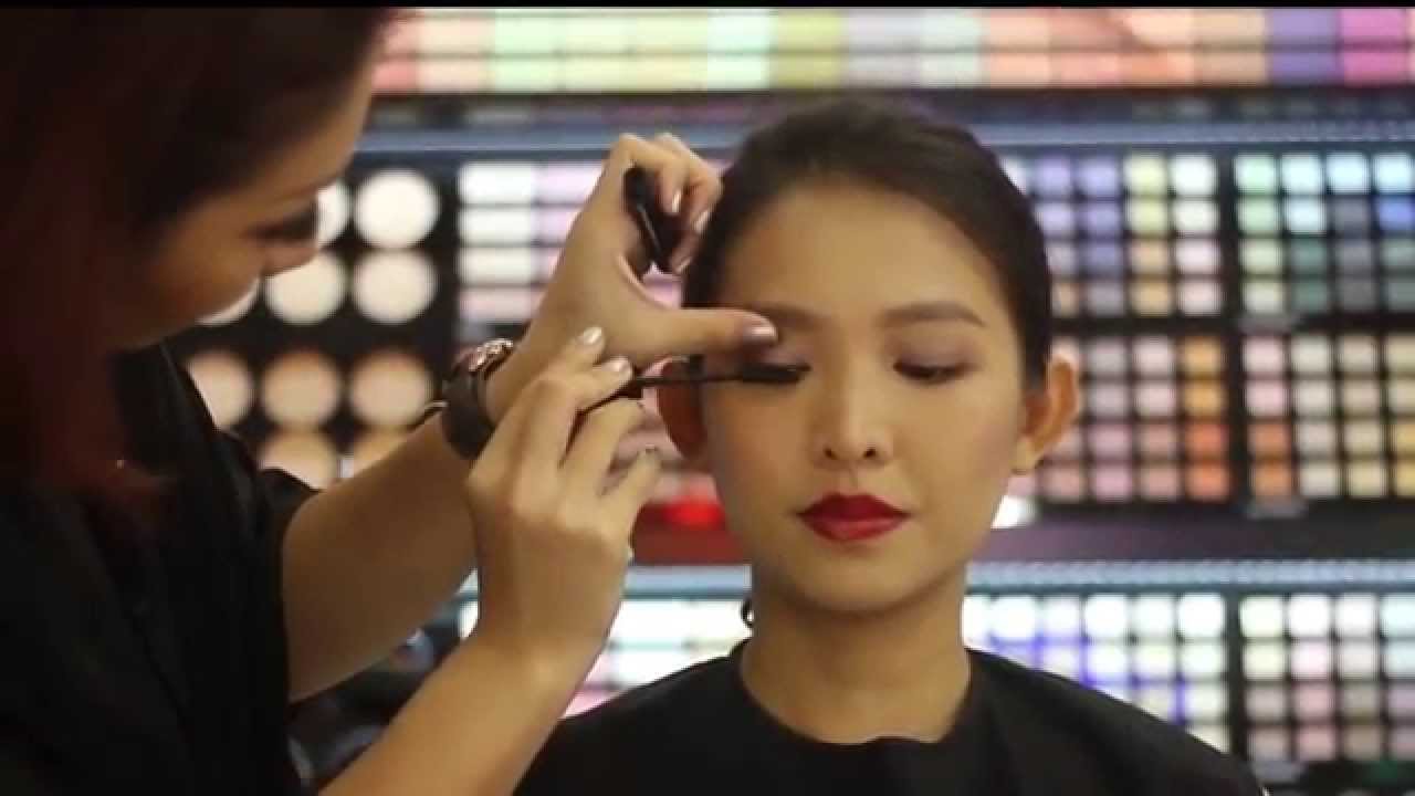 Shu Uemura S Makeup Tutorial Daily Eye