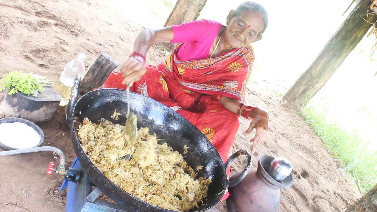 మ్యాగీ మసాలా నూడుల్స్ ఈవిధంగా చేసుకోండి సూపర్ గా ఉంటుంది || Maggi Veg Masala Noodles | Myna Street Food