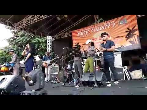 The Symphonering - A Thing of the past (Phyllis Dillon)