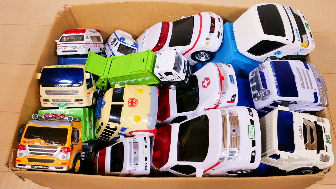 ごみ収集車と救急車のミニカーが坂道を走ります ☆ Garbage truck & ambulance minicars drive a steep hill ☆