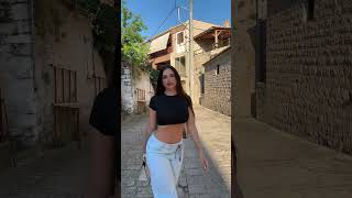 Famous insta: evasavagiou Wealth